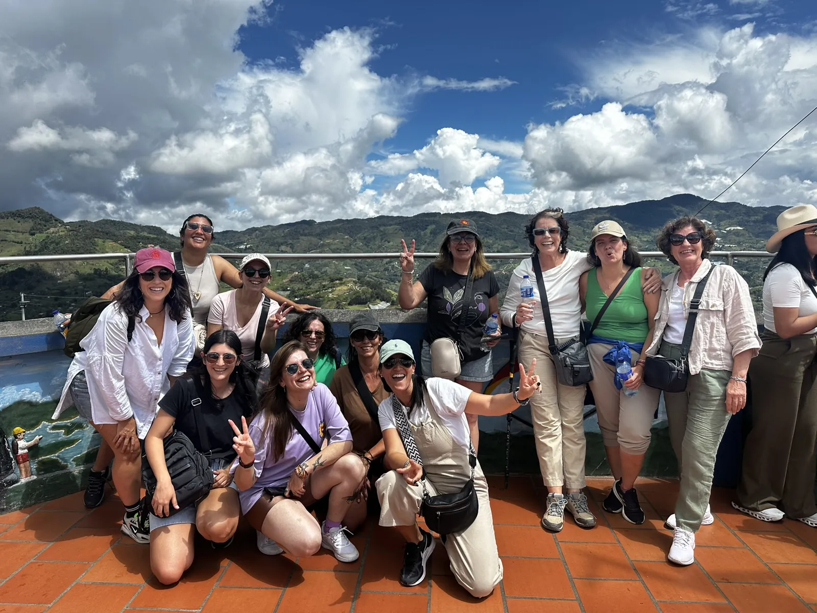 Grupo en el mirador de Guatapé, Colombia